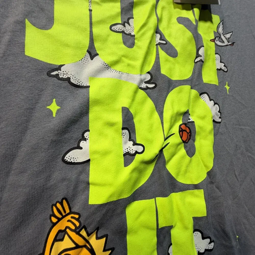 Nike Swoosh Tee Men Sz M Gray Brand New‎